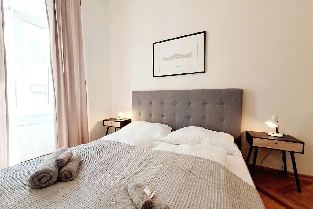 Savoir Vivre Apartments Rosinagasse Vienna